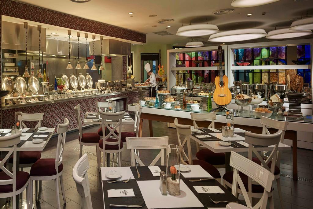 Hard Rock Hotel Penang Batu Ferringhi Zewnętrze zdjęcie The restaurant
